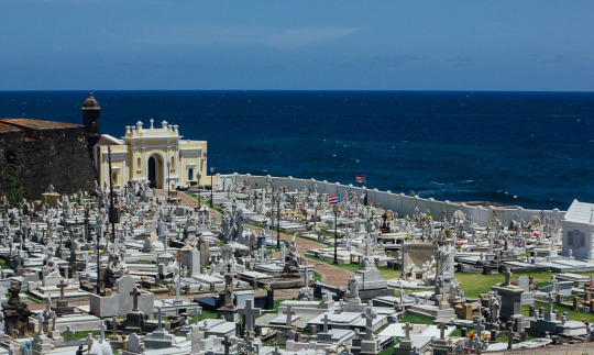  cemetery at the foot of Castillo Morro , Old San Juan