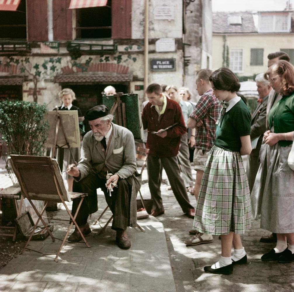 casadabiqueira:
“ Robert Capa week
Montmartre, Paris, 1952
”