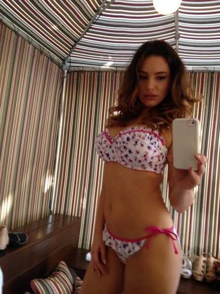 Hot porn pictures Kelly brook nude sex 4, Long sex pictures on cutemom.nakedgirlfuck.com