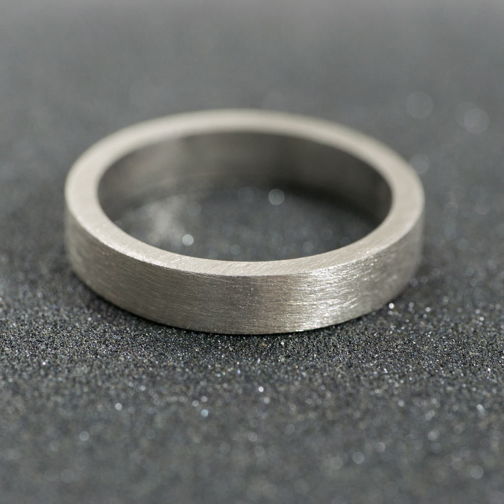 ジュエリーの制作風景　プラチナリング　屋久島で作る結婚指輪