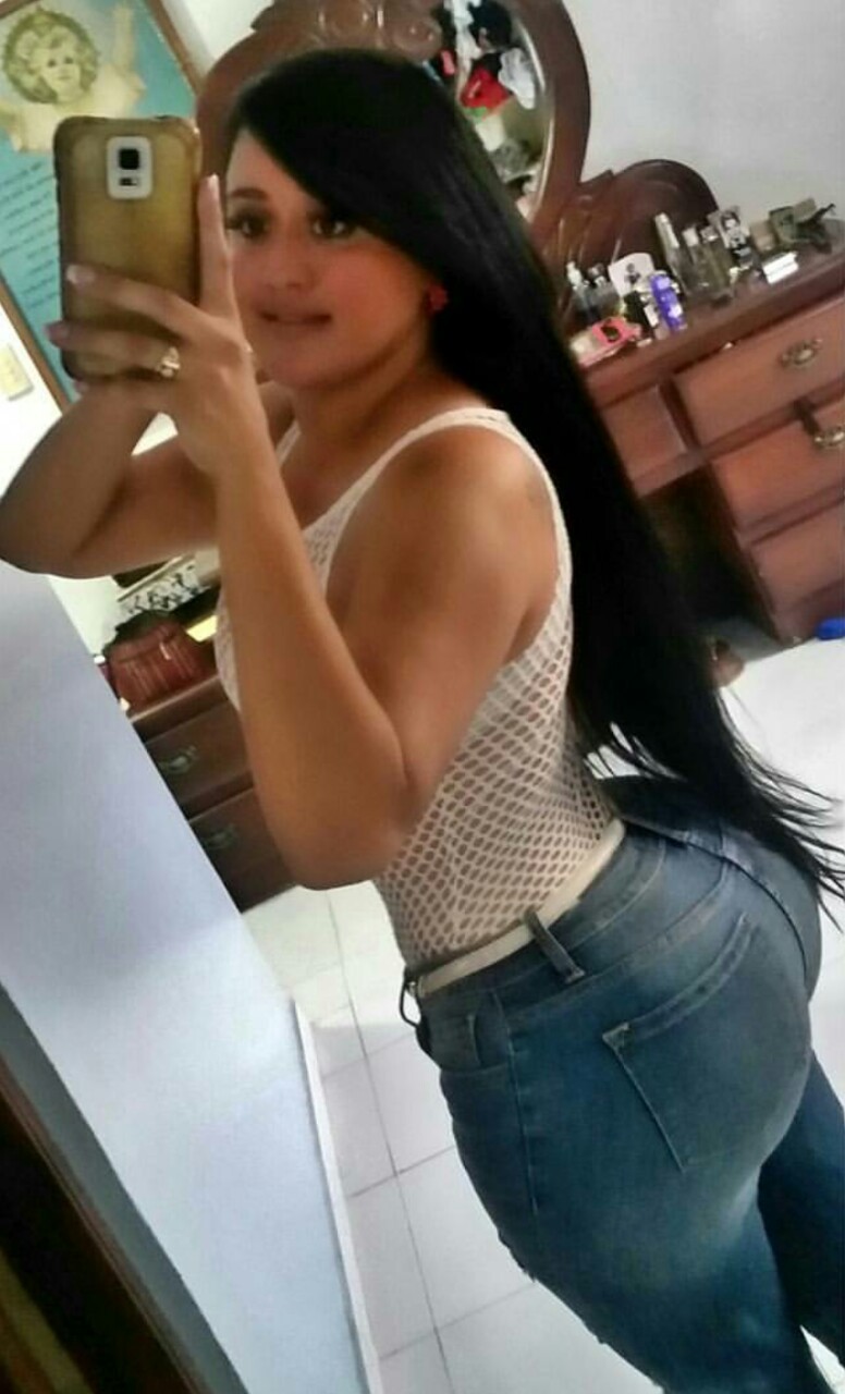 Fat Booty In Tight Jeans 28