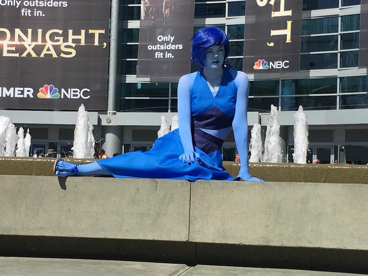 💙🌊🌊💧Water Witch💧🌊🌊💙 Fortunately for me, there was a fountain at Wondercon. Perfect for someone cosplaying the water gem. 💙 This cosplay has had some small upgrades since ALA and I feel like these...