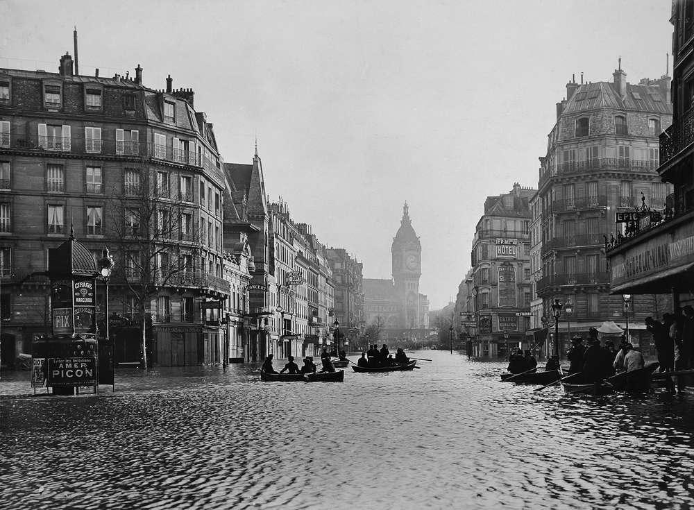 Paris, 1910.