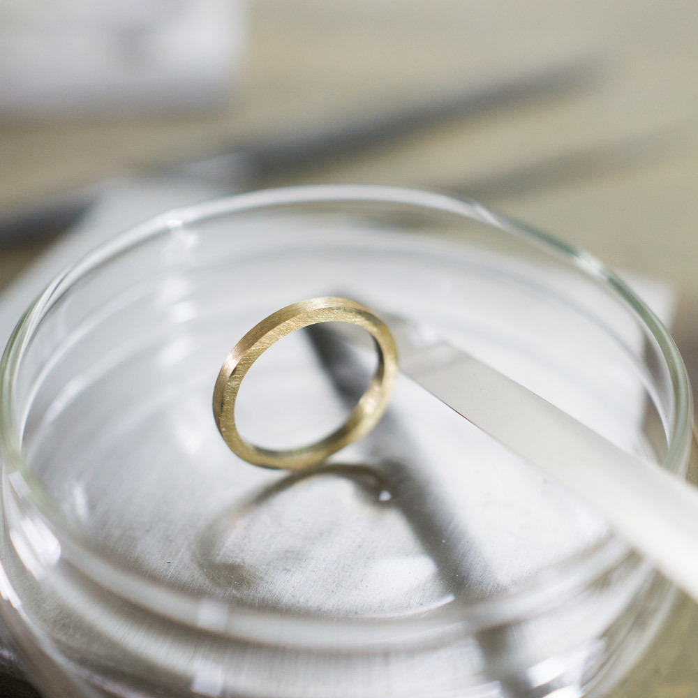 iマリッジリングの制作過程　屋久島の月モチーフ　ゴールドリング、プラチナ素材　屋久島でつくる結婚指輪