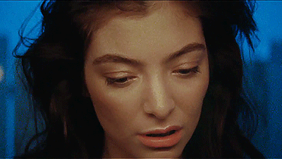 Lorde no clipe de Greenlight 
