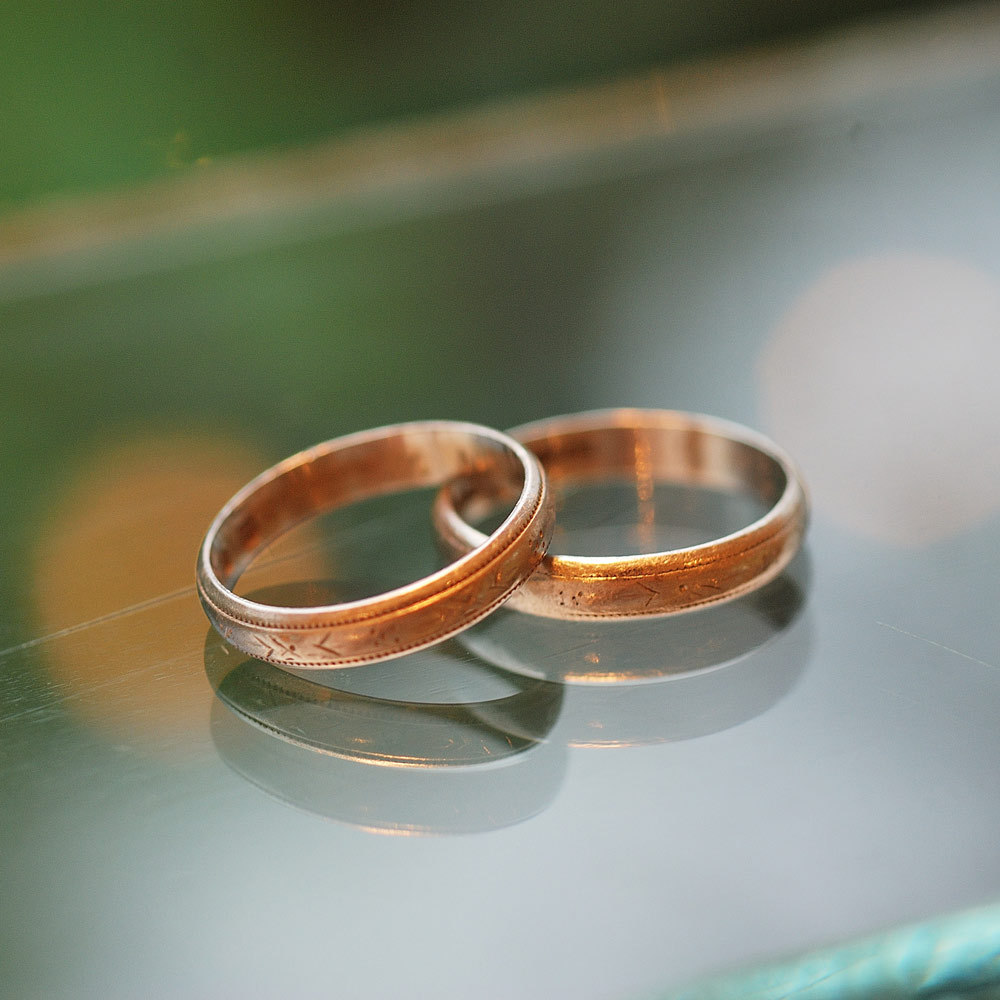 受け継いだマリッジリング　屋久島の緑バック　プラチナ　屋久島で作る結婚指輪