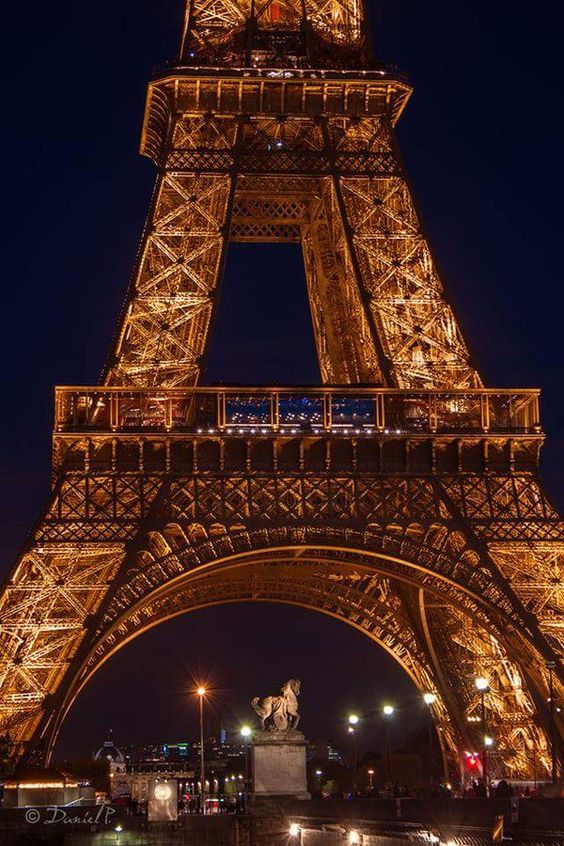 La Tour Eiffel by Daniel Poulet.