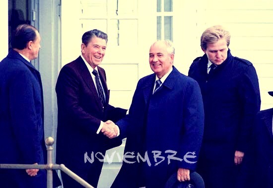 ‪Resumen de 1986: NOVIEMBRE la cumbre de Reikiavik entre Reagan y Gorbachev. Aunque fuera 11/12 octubre, su fracaso fue noticia en noviembre‬