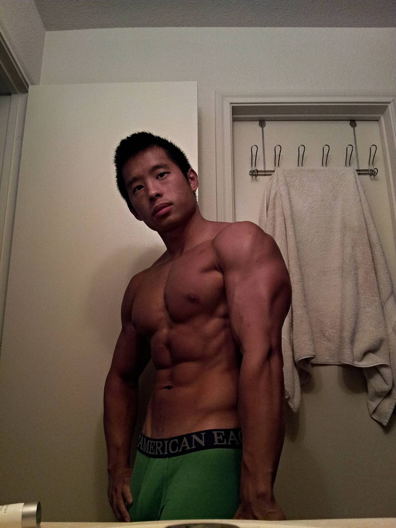 Asian Guys Picture 6