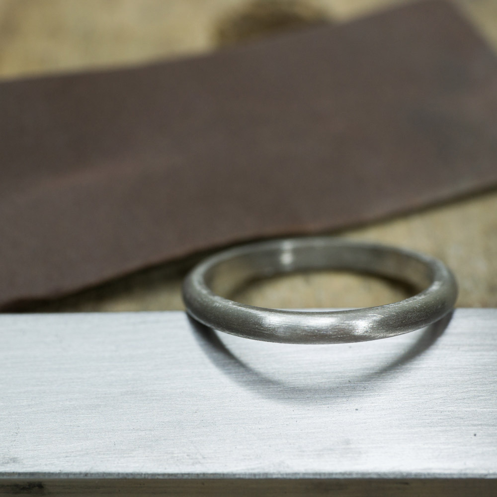 プラチナのマリッジリング　ジュエリーの制作風景　屋久島で作る結婚指輪