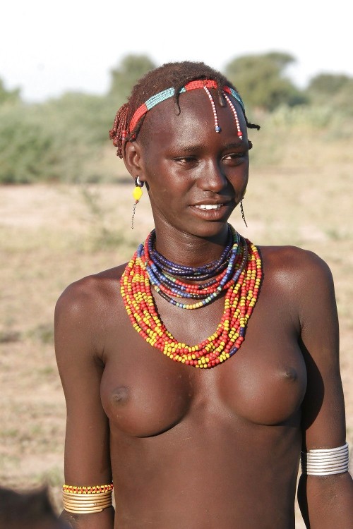 Two natural african girls