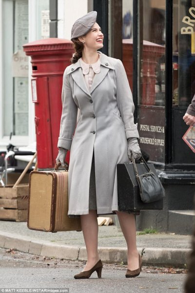 The Guernsey Literary & Potato Peel Pie Society de Mike Newell - Page 2 Tumblr_opj1h3w44b1um6vqso8_r1_400