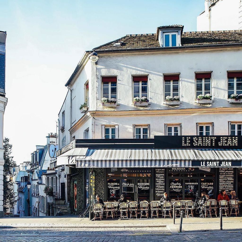 Un restaurant à Montmartre by aya.lulu
