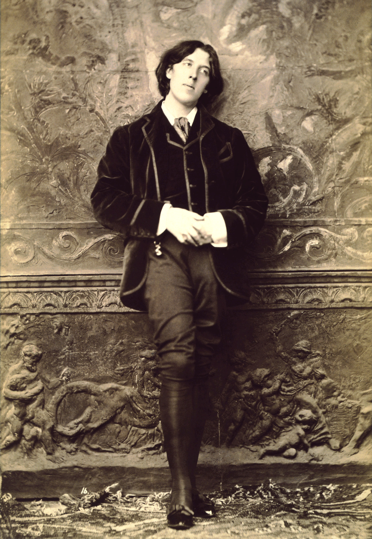 Fascinating Historical Picture of Oscar Wilde in 1882 