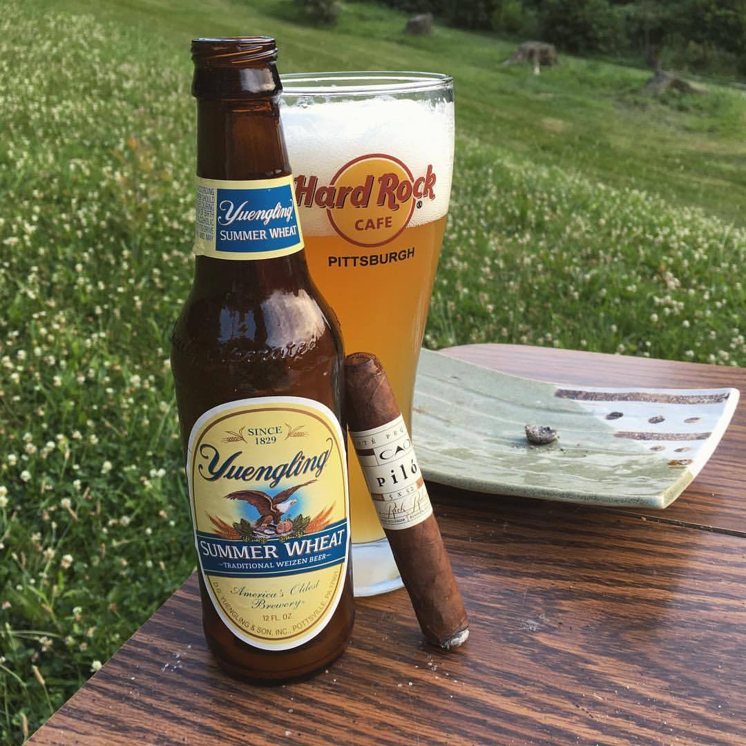 I’m loving this weather 👌🏼
-E
#cigars #cigar #nowsmokingcigar #botl #niceash #summer #smoke #relax #friends #puff #cigarphotography
#beer #yeungling #caocigars #hardrock (at Midway, Pennsylvania)