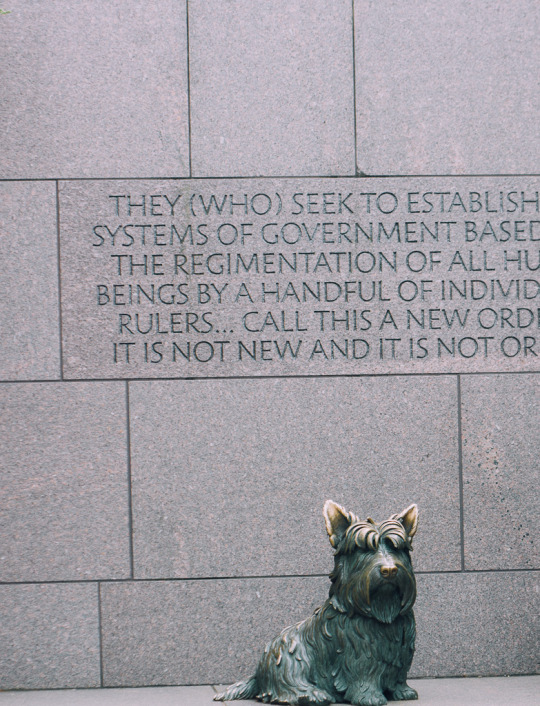 Fala at the FDR memorial, National Mall Washington DC