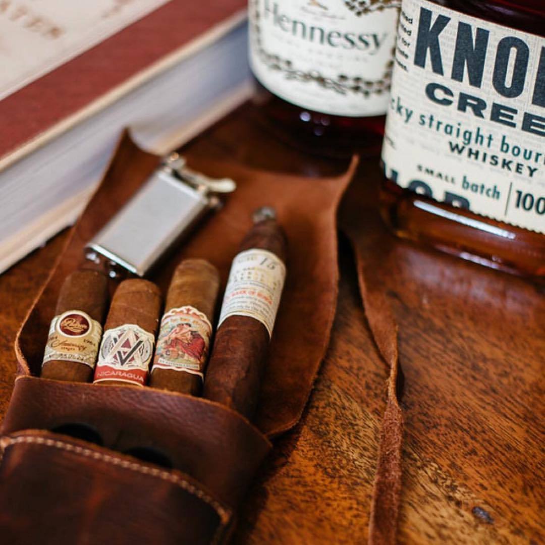 Legendary Saxon cigar leather and one of my favorite bourbons! Repost from @mattsileno Another great shot by @typhen!
•
•
•
#Cigars #Cigar #Padron #AVO #MyFatherCigars #Gurkha #LegendarySaxon #Hennessy #KnobCreek #Whiskey #Bourbon...