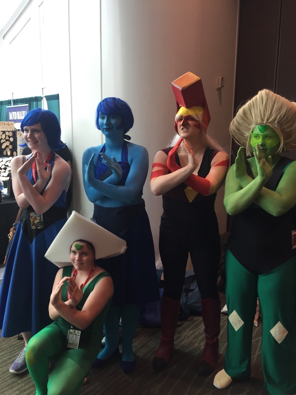 Holy cow, what an amazing final day for #eccc2017!!! Me as peridot, @modernmadkat as Lapis