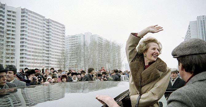 ‪Margaret Thatcher (61) aprovecha el día de hoy para hacer turismo por Moscú #d290387‬