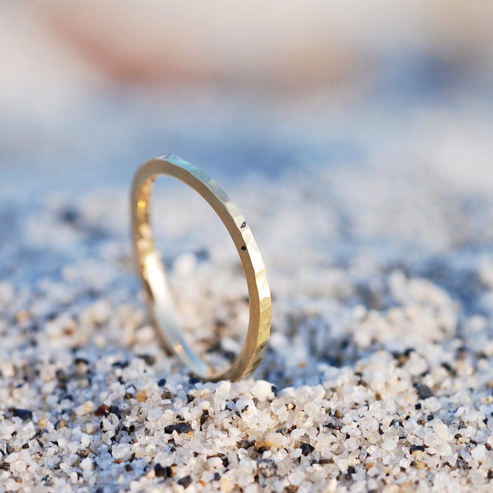 角度２　屋久島の砂浜　ゴールドの指輪　オーダーメイドジュエリー