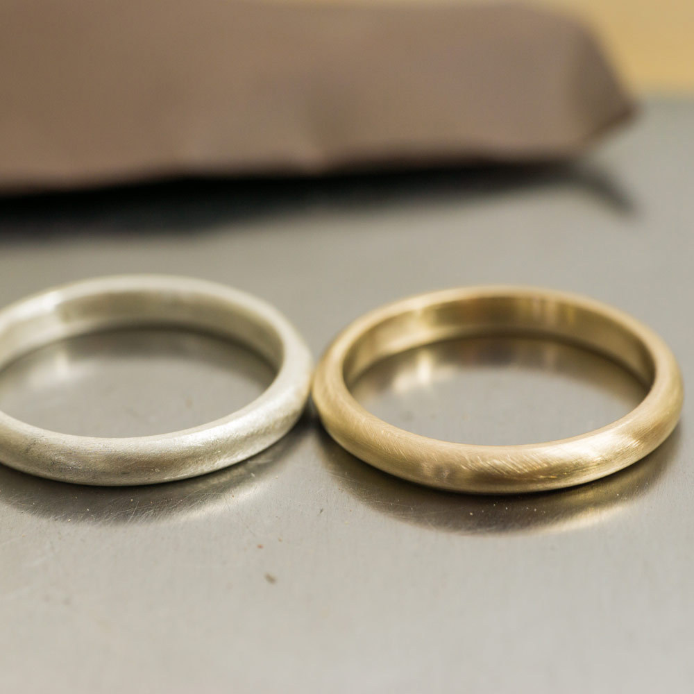 作業風景　シルバーのリングとゴールドのリング　屋久島で作る結婚指輪