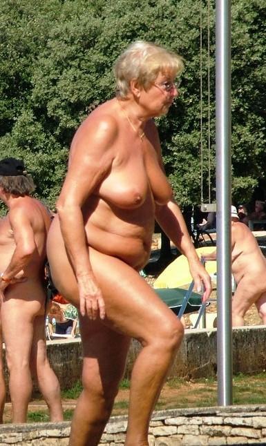 Nude lady sex