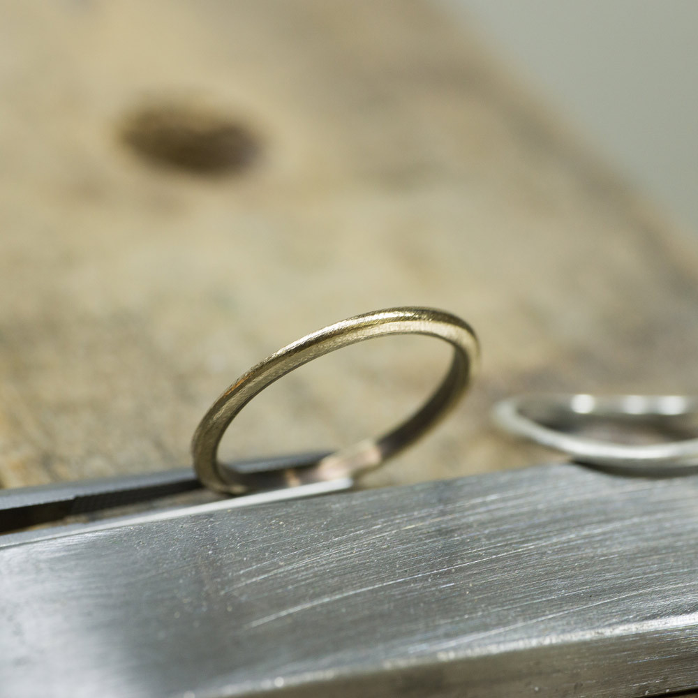 オーダーメイドジュエリーの制作風景　ゴールドリング　屋久島でつくる結婚指輪