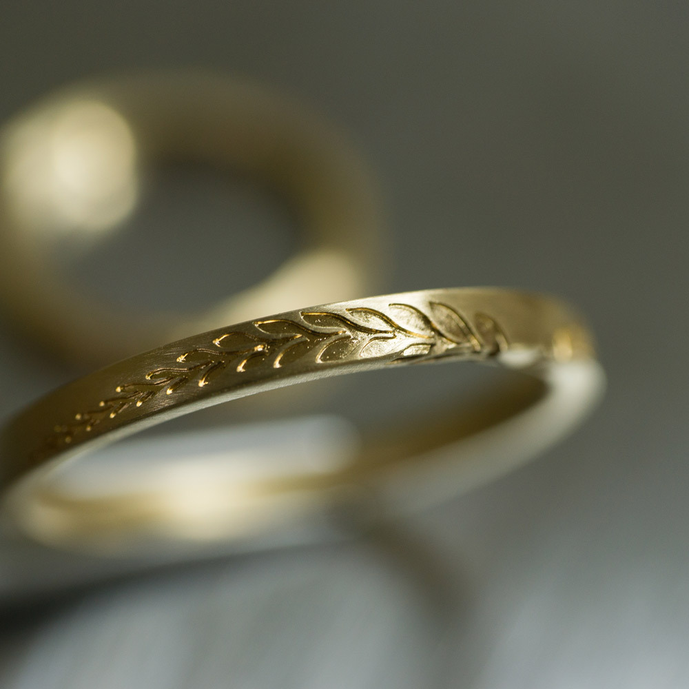 ジュエリーの制作風景　屋久島のシダ模様　ゴールドリング　屋久島でつくる結婚指輪