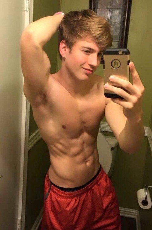 Shirtless In The Gym Tumblr
