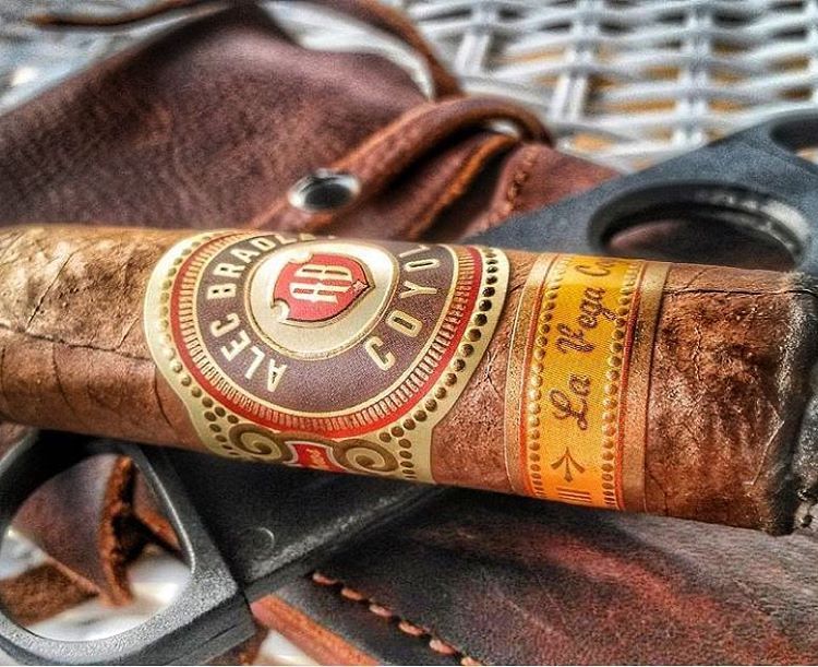 #OriginalDesign Cigar leather #madeinusa at www.LegendarySaxon.com. Repost from @bubbspelch #alecbradley, #coyol, #cigar, #cigaroftheday, #cigarporn, #cigarlife, #cigarlove, #cigarsociety, #cigaraficionado, #cigarboss, #cigarworld, #smoke, #tobacco,...