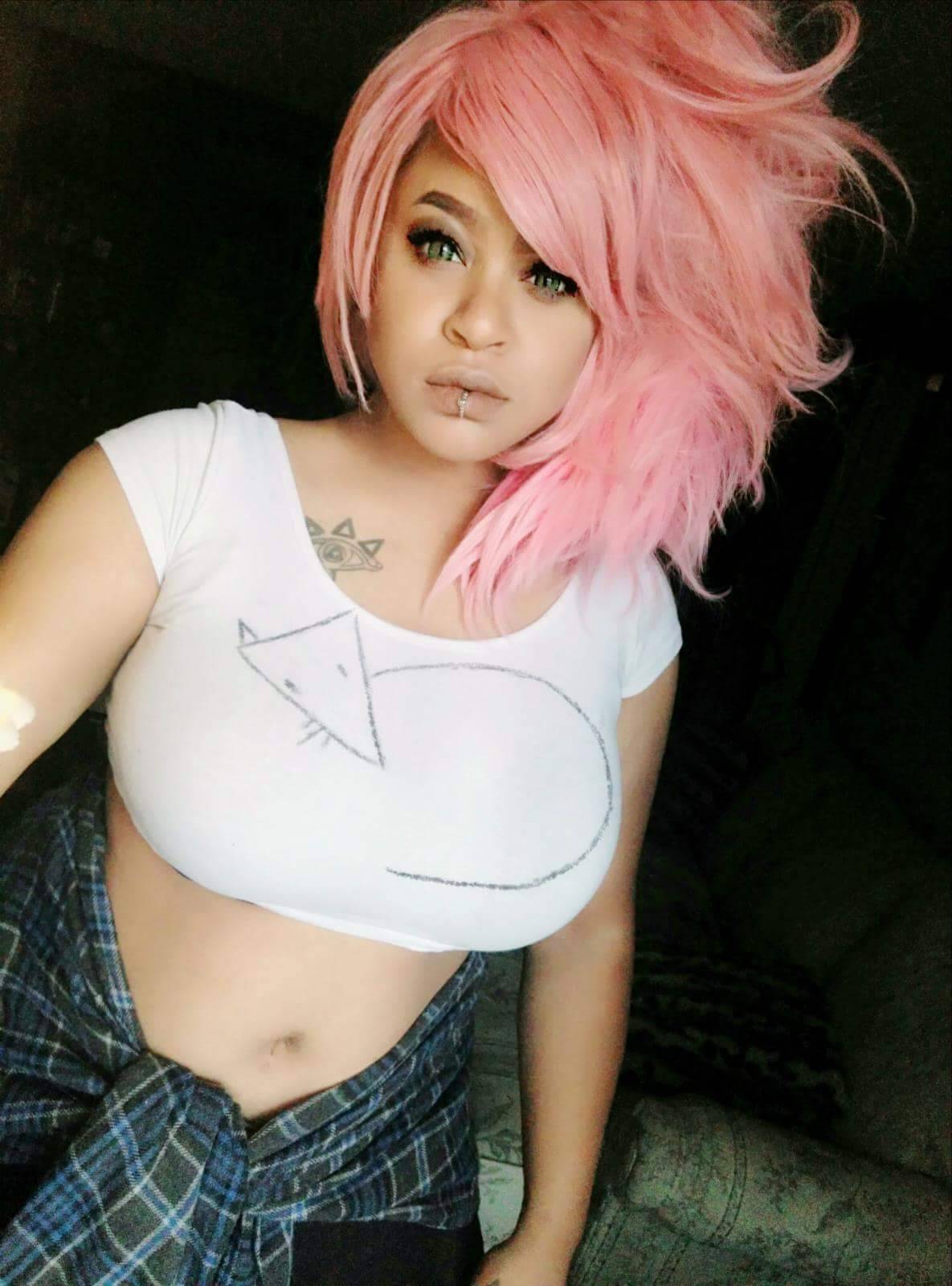 You guys remember the chick who cosplayed Mystery Girl? SHE JUST DID ROSE TOO!!!!