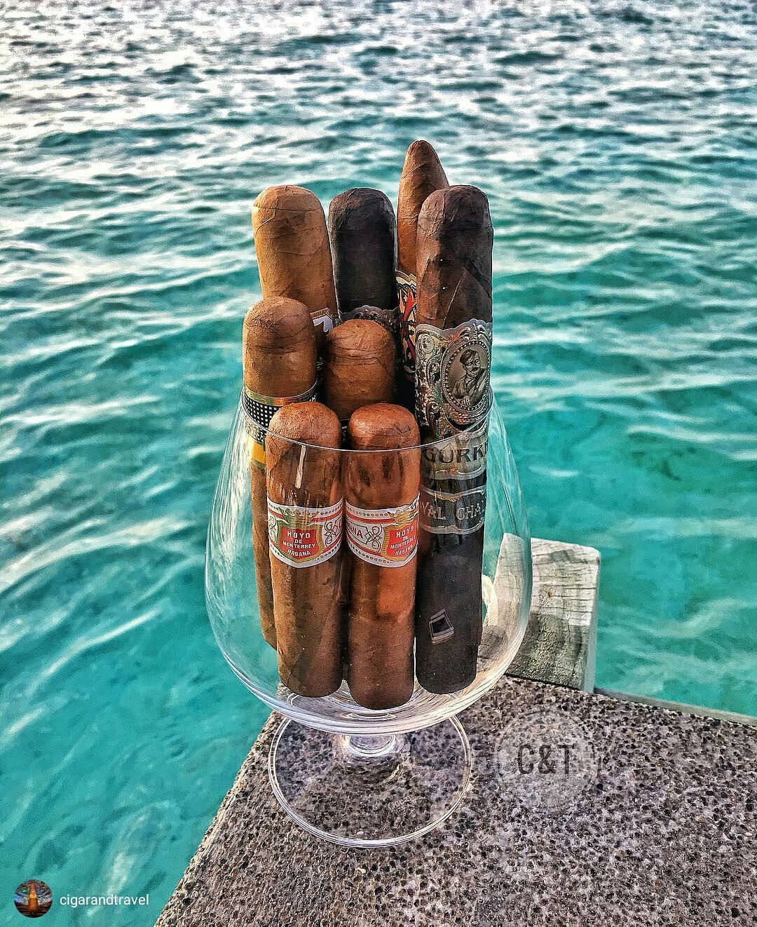 For your Monday blues! 🔥💨🌊
#Repost 📸 from @cigarandtravel
WWW.CIGARSANDWHISKEYS.COM
Like 👍, Repost 🔃, Tag 🔖 Follow 👣 Us & Subscribe ✍ on👇:...