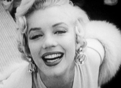 ‪Ayer se cumplieron 25 años decla muerte de Marilyn Monroe. Se quitó la vida con 36 años. Mito en vida, mito en la muerte #j060887‬