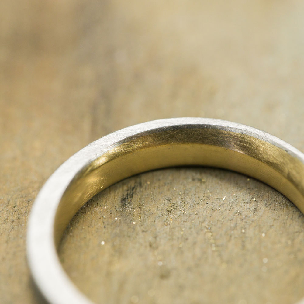 オーダーメイドマリッジリングの制作風景　クローズアップ　ゴールド、プラチナ　屋久島でつくる結婚指輪