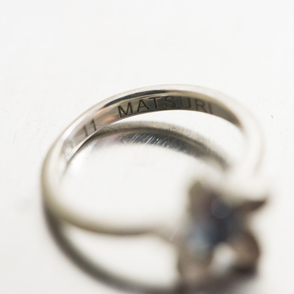 屋久島で作るベビーリング　指輪内側刻印に焦点