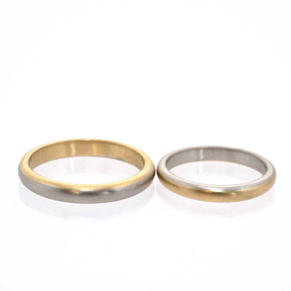 白バック　屋久島で作る結婚指輪２本　プラチナ、ゴールド