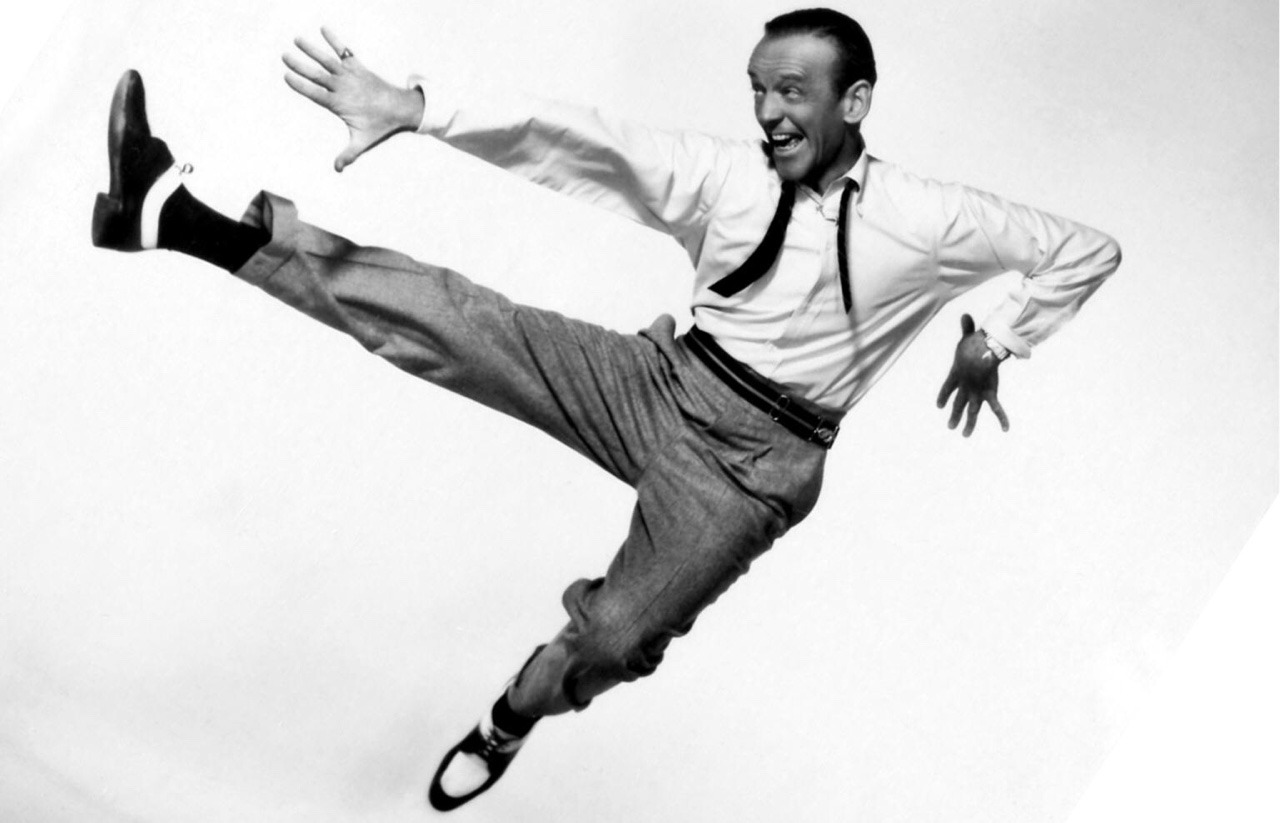 ‪El pasado lunes (22) nos dejó otro mito del cine, Fred Astaire a los 88 años de una complicación respiratoria. #x240687‬