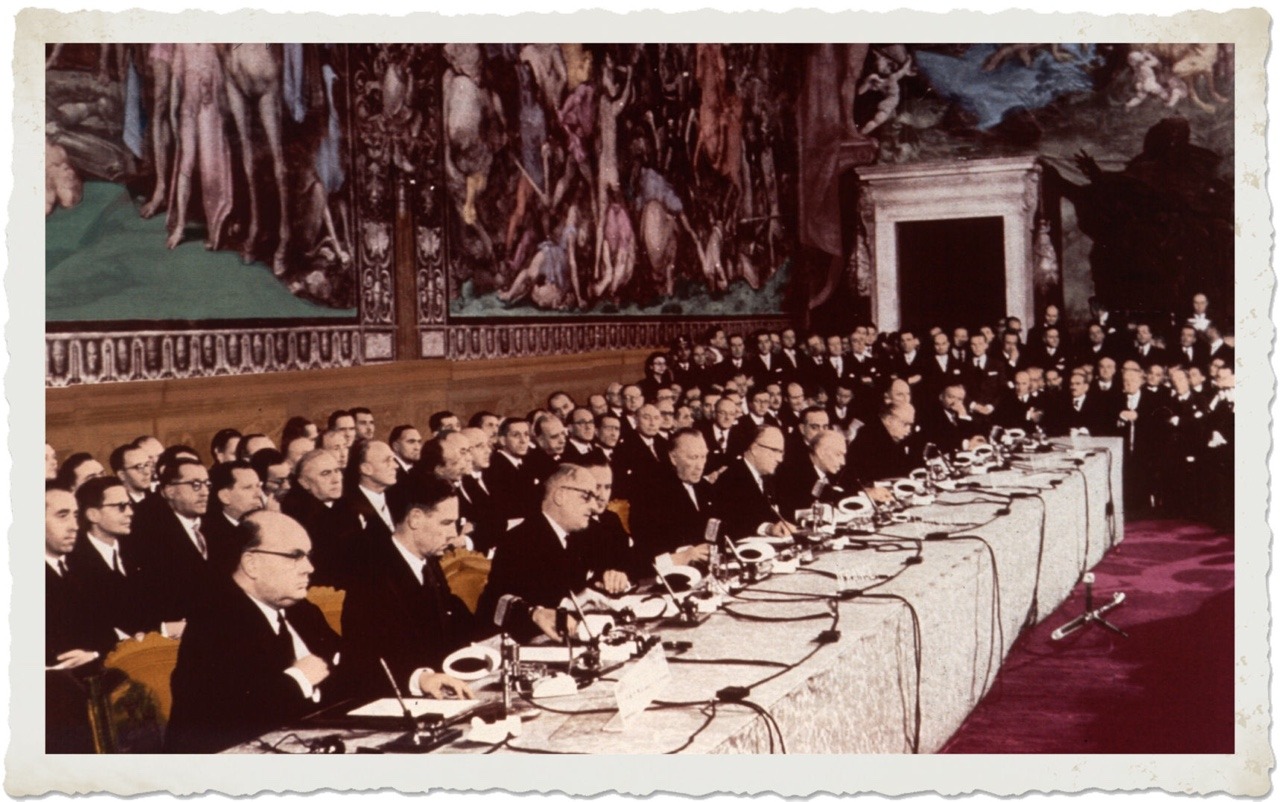 ‪Hoy se cumplen 30 años del Tratado de Roma, que dio lugar a la CEE: RFA, Italia, Francia, Benelux. Hoy ya somos 12! #x250387‬