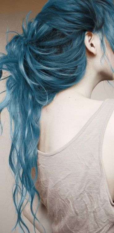 Resultado de imagen para girl with blue hair tumblr