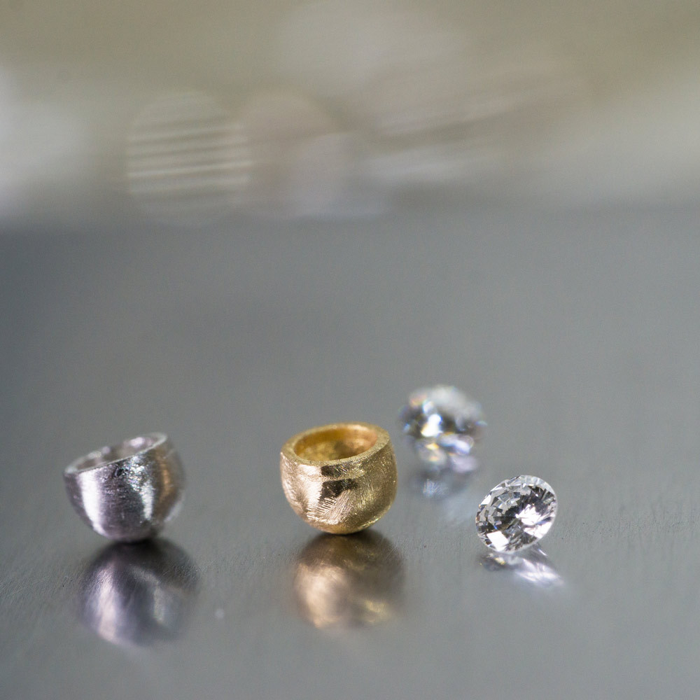 婚約指輪の制作風景　ゴールド、プラチナ、ダイヤモンド　オーダーメイドジュエリー