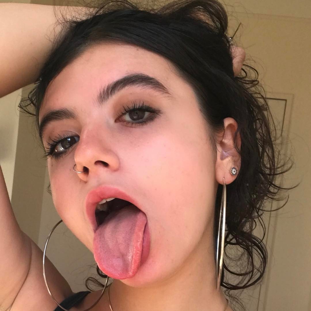 amateur long tongue cum