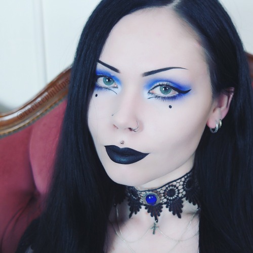blue eyeshadow on Tumblr
