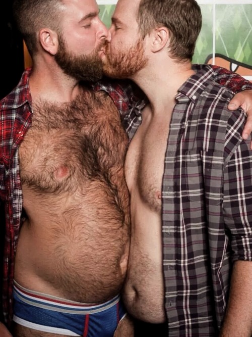 Hairy Guys Kissing 8