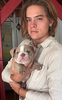 Dylan Sprouse Tumblr_omk69rnxQz1sill5mo4_250
