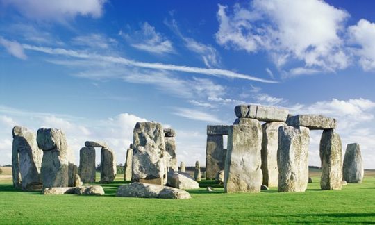 Did Dutch hordes kill off the early Britons who started Stonehenge?