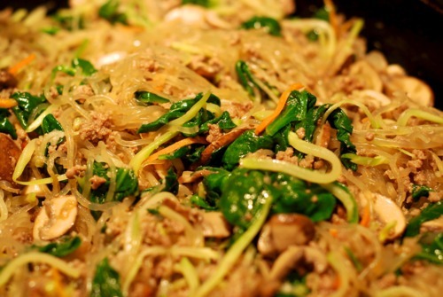 A close up of the paleo approved stir fried kelp noodles with ground beef, broccoli slaw, and spinach recipe.