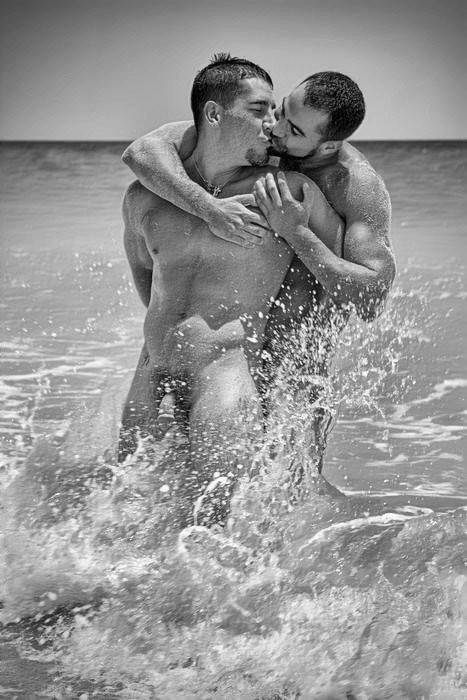Men Kissing Nude 78