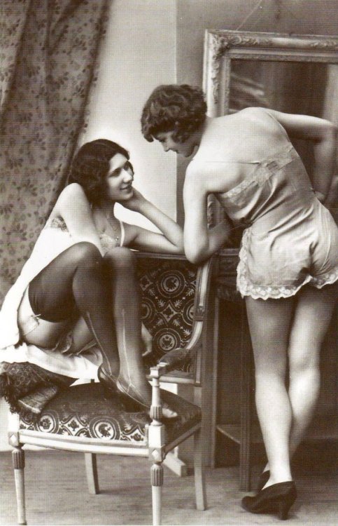Vintage Images Of Women 38