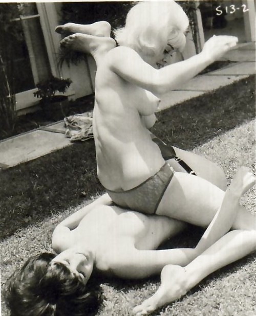 Nude lesbian catfight