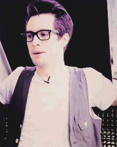 brendon urie gif on Tumblr